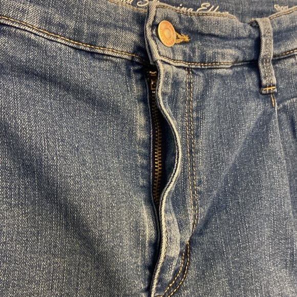 ⭐️Gloria Vanderbilt High rise Denim jean shorts pleated front size 14 - Picture 3 of 4